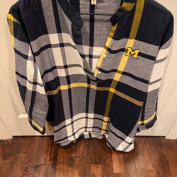 Women’s Michigan Top - Picture 3 of 3